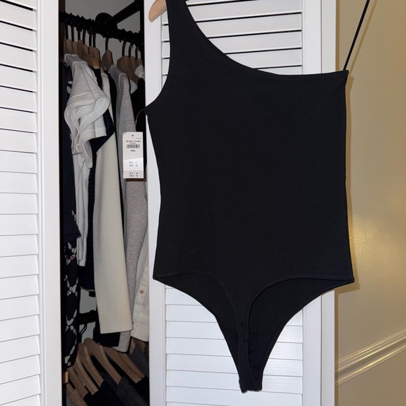 Abercrombie One Shoulder Tank Bodysuit in Black - Picture 4 of 6